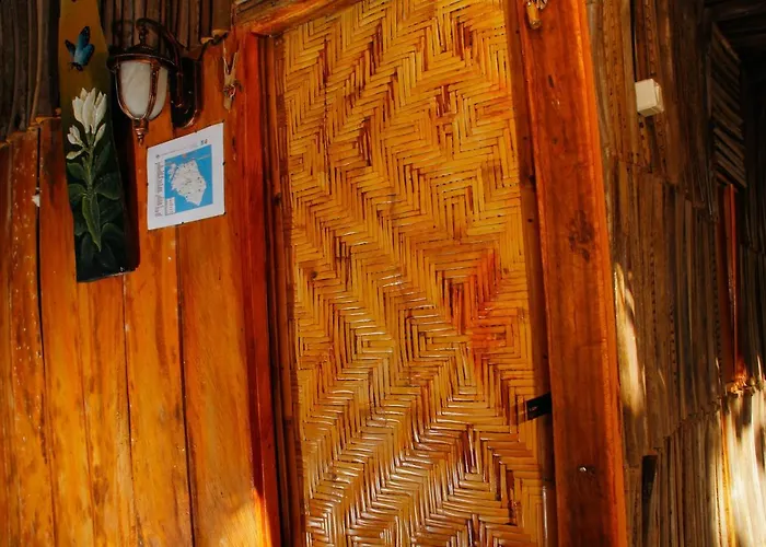 Nyuh Bengkok Tree House ホリデーパーク 2*