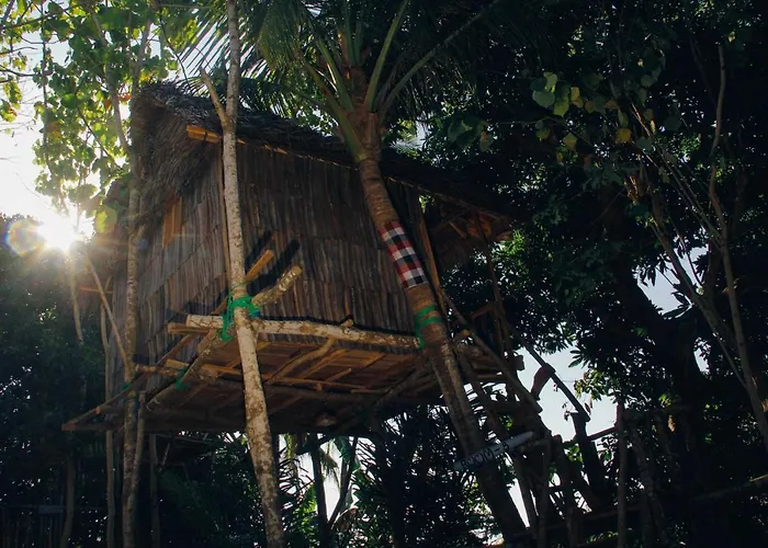 Nyuh Bengkok Tree House 2*