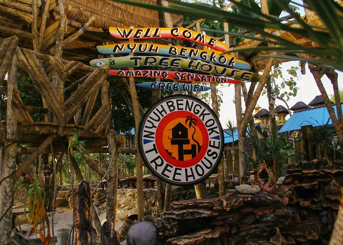 Nyuh Bengkok Tree House 2* Batununggul